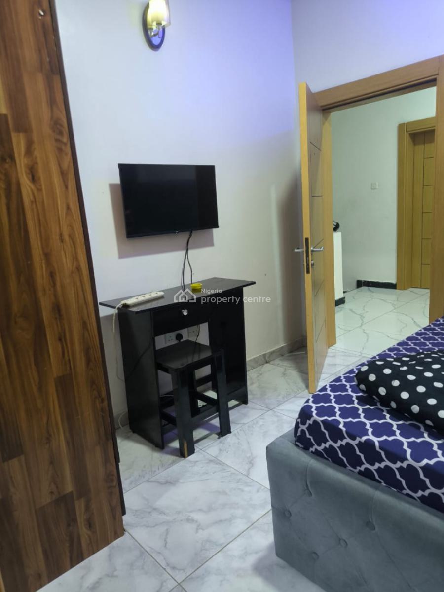Luxury and Executive Single Bedroom Apartment Upstairs, Harvey Garden, Orchid Road Lekki, Lekki Expressway, Lekki, Lagos, Self Contain (single Rooms) Short Let