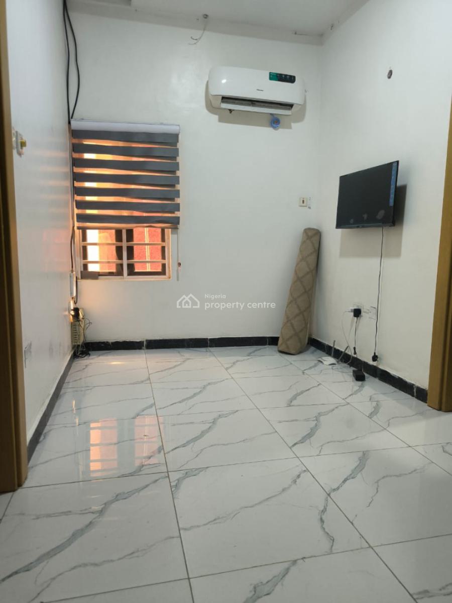 Luxury and Executive Single Bedroom Apartment Upstairs, Harvey Garden, Orchid Road Lekki, Lekki Expressway, Lekki, Lagos, Self Contain (single Rooms) Short Let