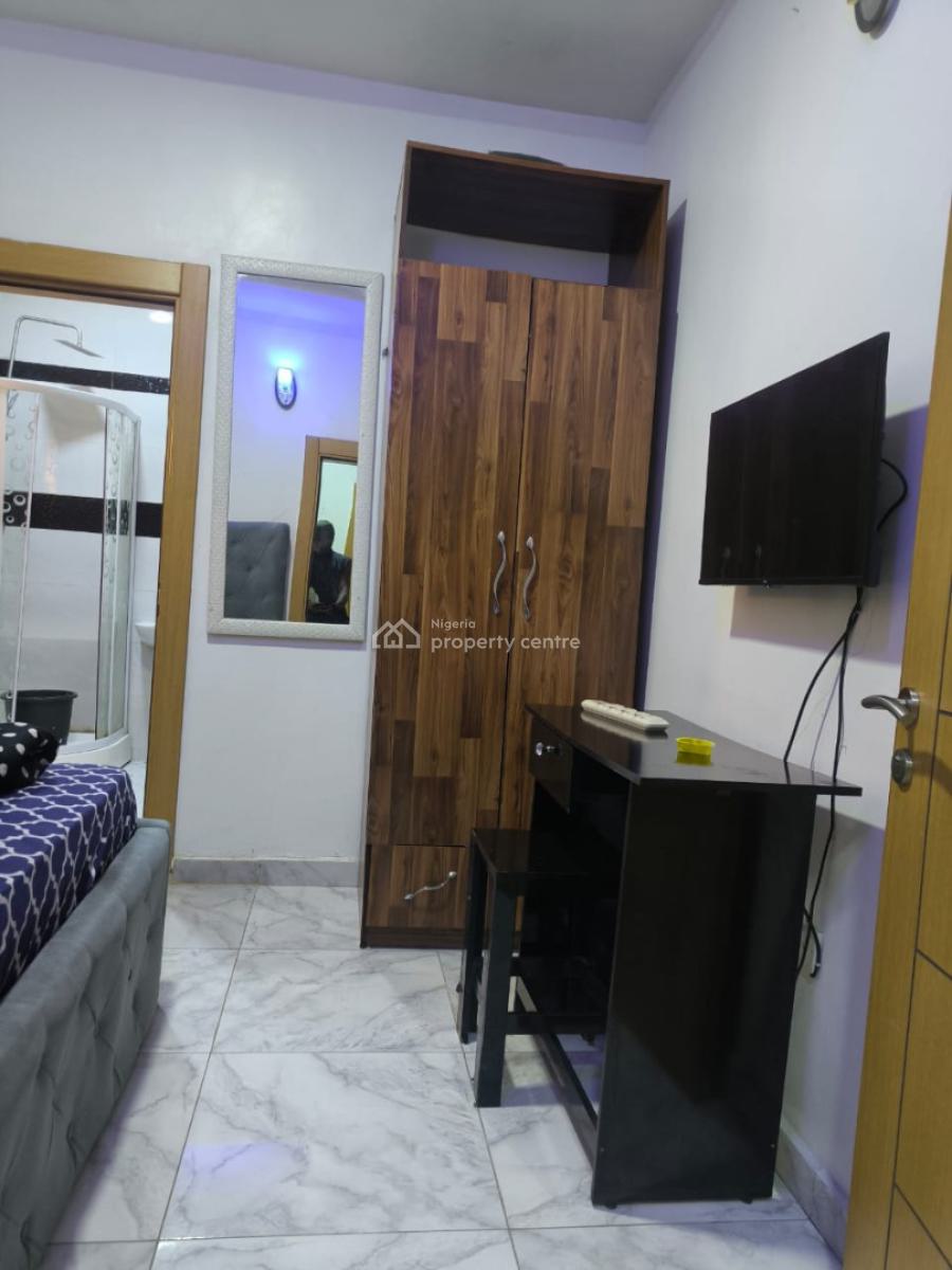 Luxury and Executive Single Bedroom Apartment Upstairs, Harvey Garden, Orchid Road Lekki, Lekki Expressway, Lekki, Lagos, Self Contain (single Rooms) Short Let