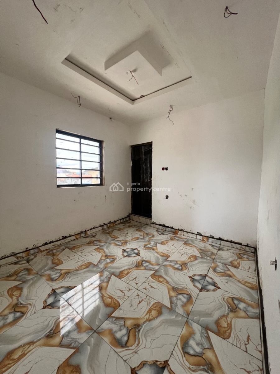 20 Years Lease Opportunity!!!, Morocco, Shomolu, Lagos, Mini Flat (room and Parlour) for Sale