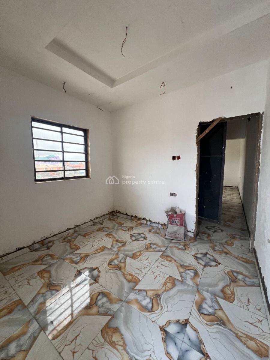 20 Years Lease Opportunity!!!, Morocco, Shomolu, Lagos, Mini Flat (room and Parlour) for Sale