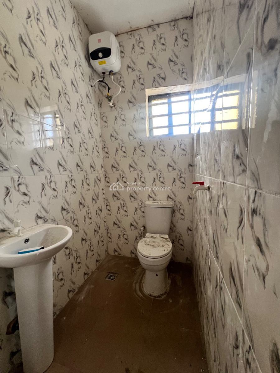 20 Years Lease Opportunity!!!, Morocco, Shomolu, Lagos, Mini Flat (room and Parlour) for Sale