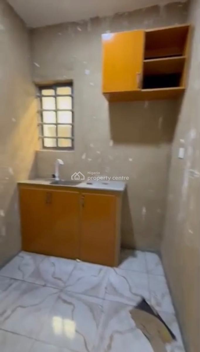 19 Years Lease Opportunity!!!, Morocco, Shomolu, Lagos, Mini Flat (room and Parlour) for Sale