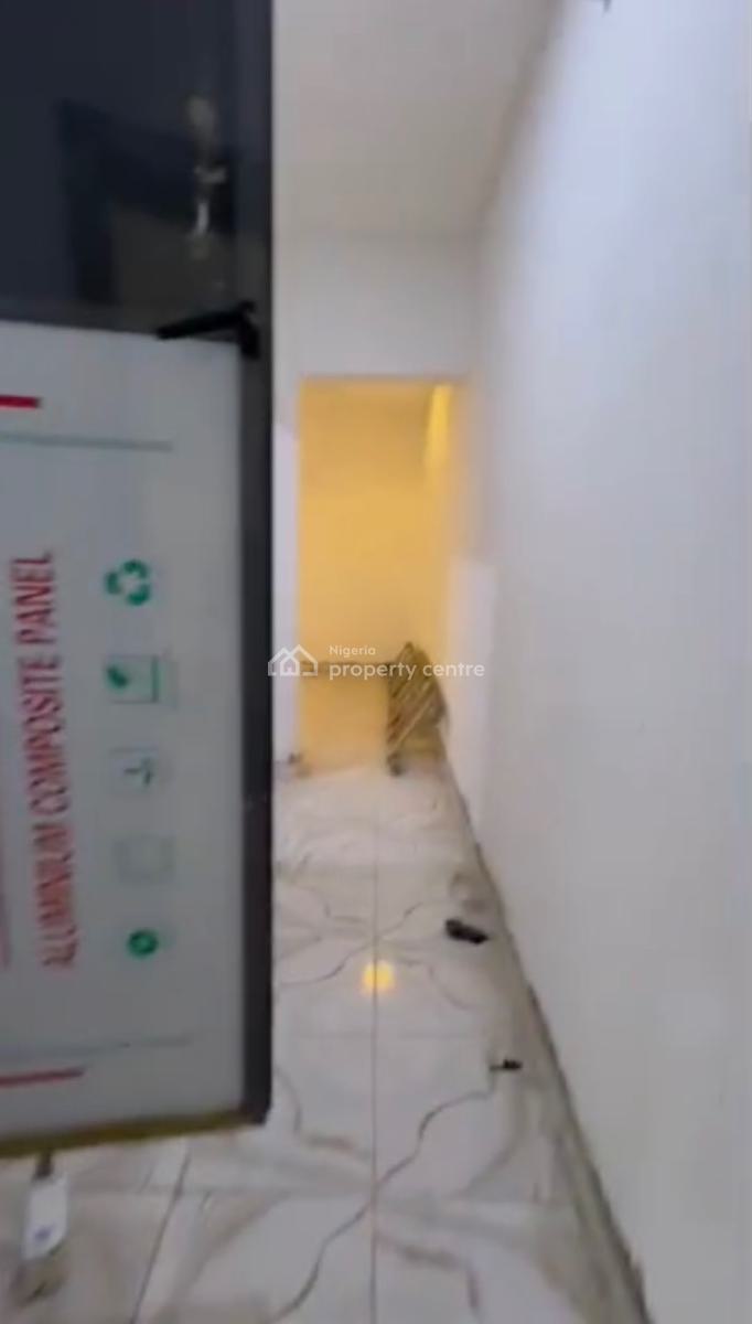 19 Years Lease Opportunity!!!, Morocco, Shomolu, Lagos, Mini Flat (room and Parlour) for Sale