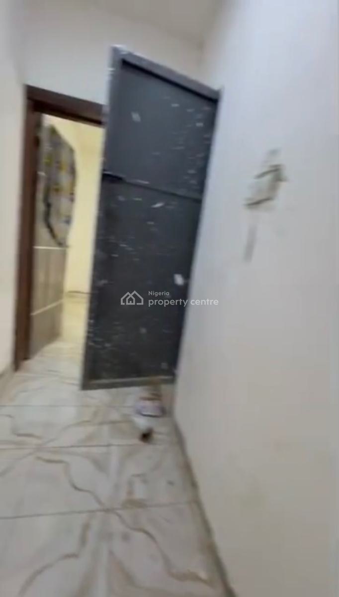 19 Years Lease Opportunity!!!, Morocco, Shomolu, Lagos, Mini Flat (room and Parlour) for Sale