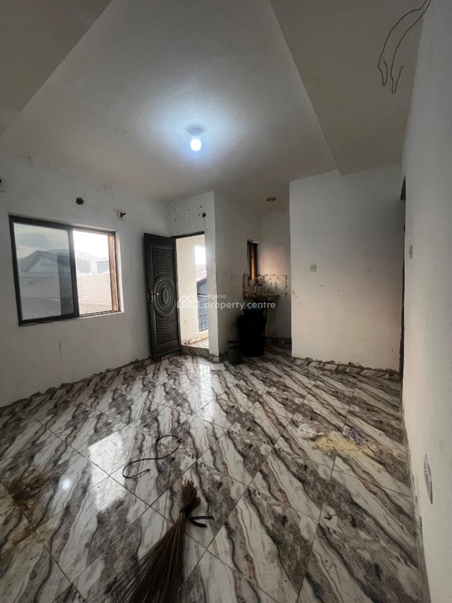 14 Years Lease Offer!!!, Onipanu, Onipanu, Shomolu, Lagos, Mini Flat (room and Parlour) for Sale