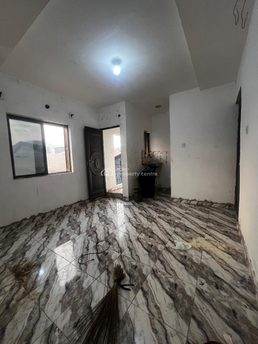 14 Years Lease Offer!!!, Onipanu, Onipanu, Shomolu, Lagos, Mini Flat (room and Parlour) for Sale