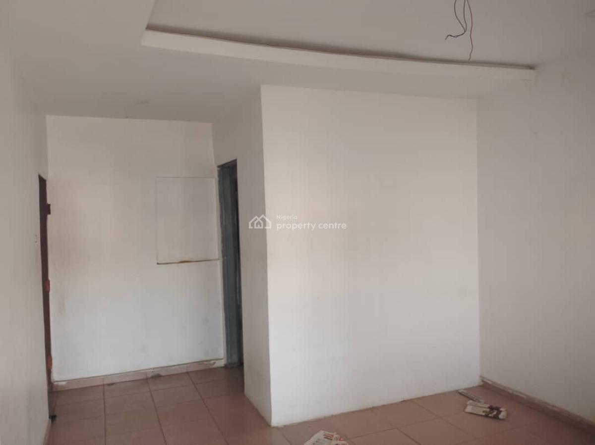 Excellent Spacious 1 Bedroom Apartment, 6th Avenue, Gwarinpa, Abuja, Flat / Apartment for Rent