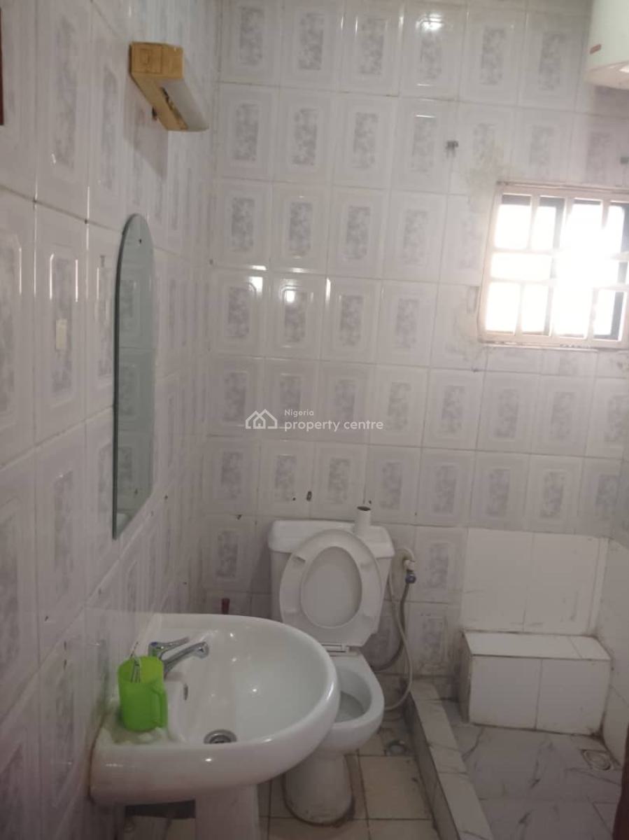 Excellent Spacious 1 Bedroom Apartment, 6th Avenue, Gwarinpa, Abuja, Flat / Apartment for Rent