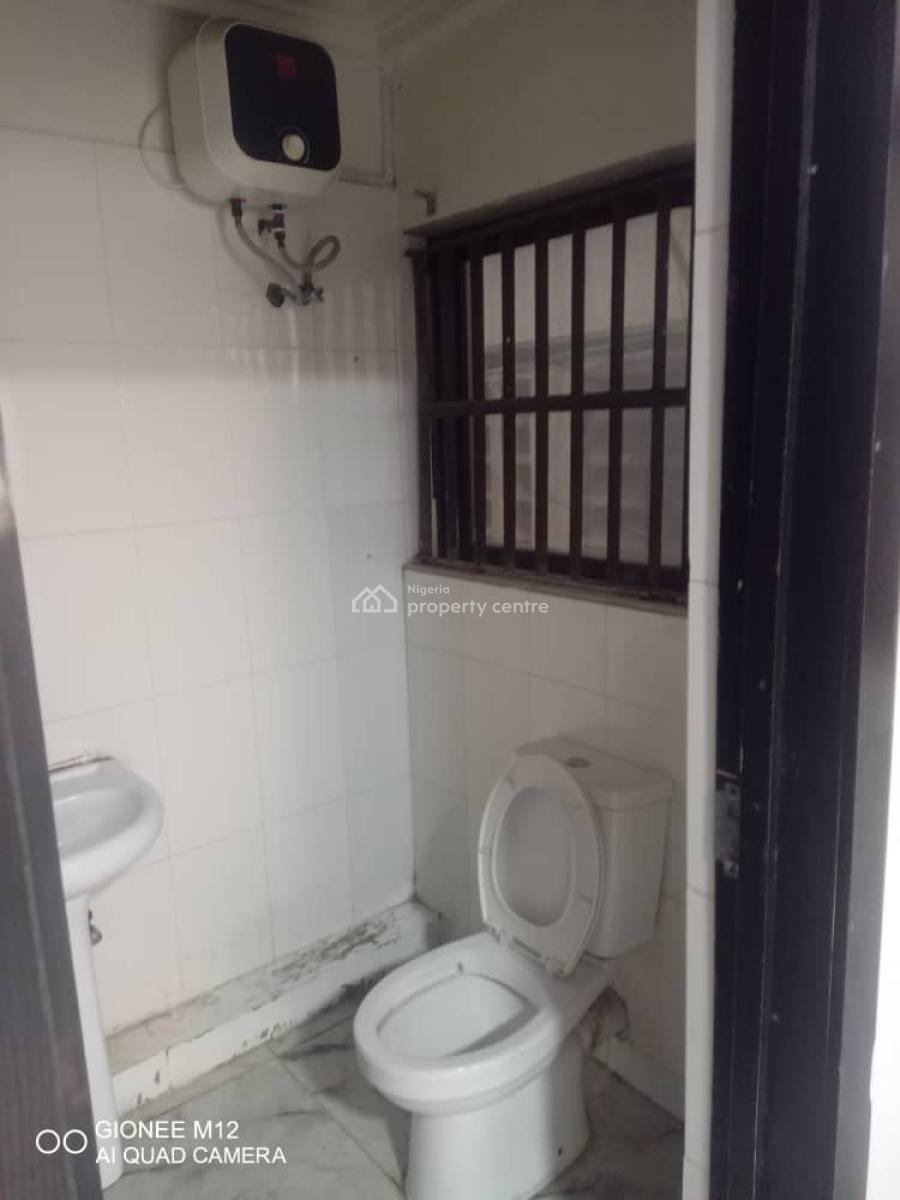 Well Maintained a Room Self Contain, Off Ligali Ayorinde Street, Victoria Island (vi), Lagos, Self Contain (single Rooms) for Rent