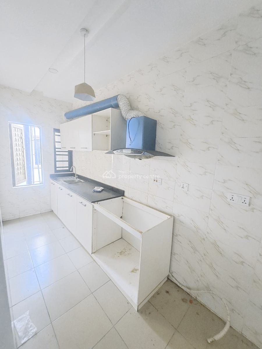 Well Built 2 Bedroom Apartment, Ologolo, Lekki, Lagos, Flat / Apartment for Rent