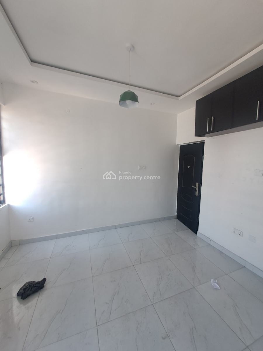 Well Built 2 Bedroom Apartment, Ologolo, Lekki, Lagos, Flat / Apartment for Rent