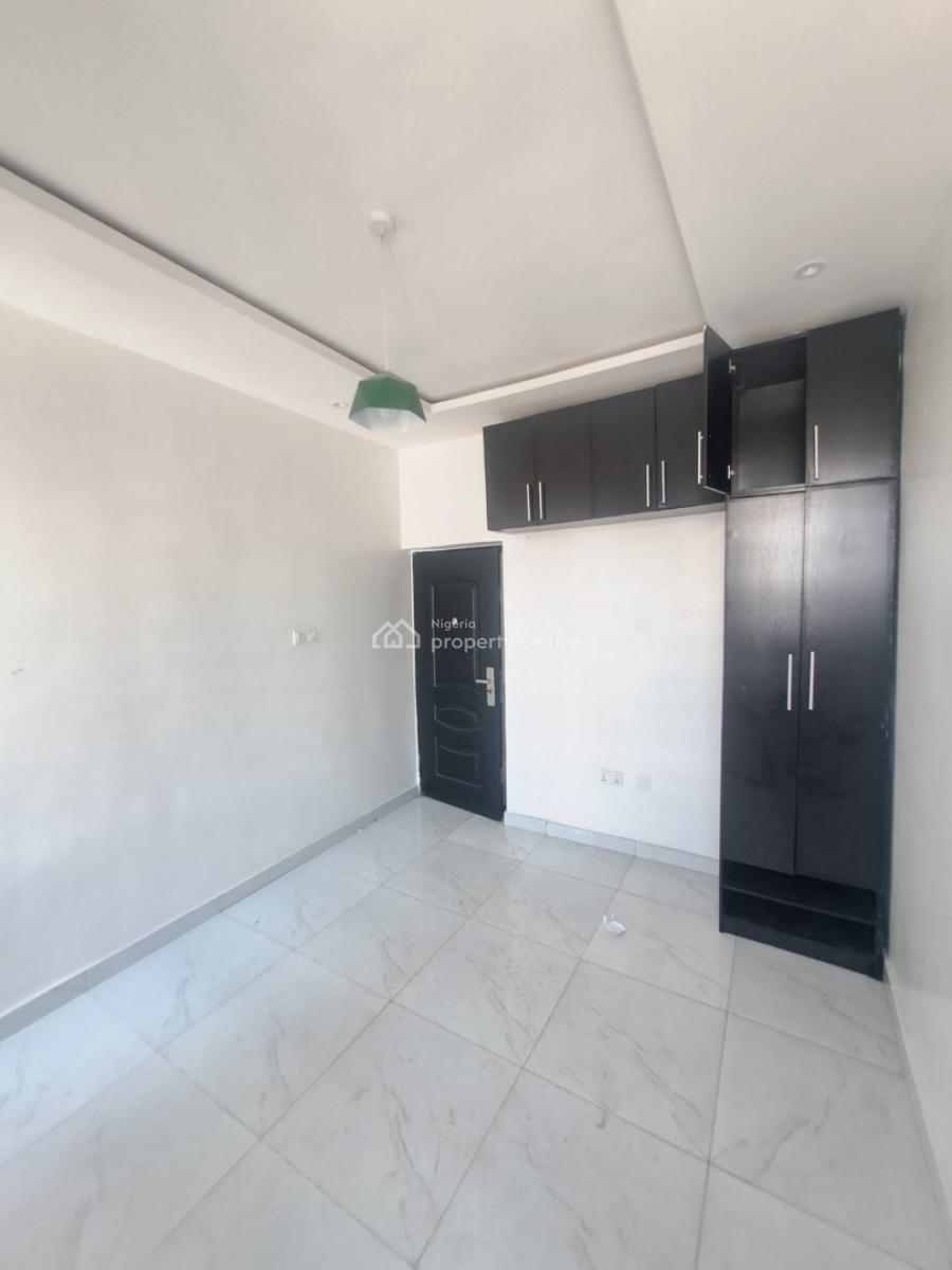 Well Built 2 Bedroom Apartment, Ologolo, Lekki, Lagos, Flat / Apartment for Rent