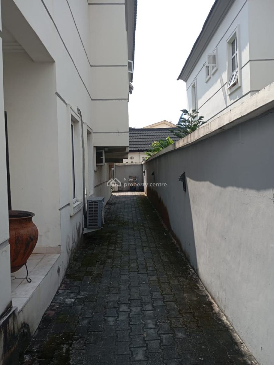 Spacious 1 Bedroom Apartment, Off Admiralty Way, Lekki Phase 1, Lekki, Lagos, Mini Flat (room and Parlour) for Rent