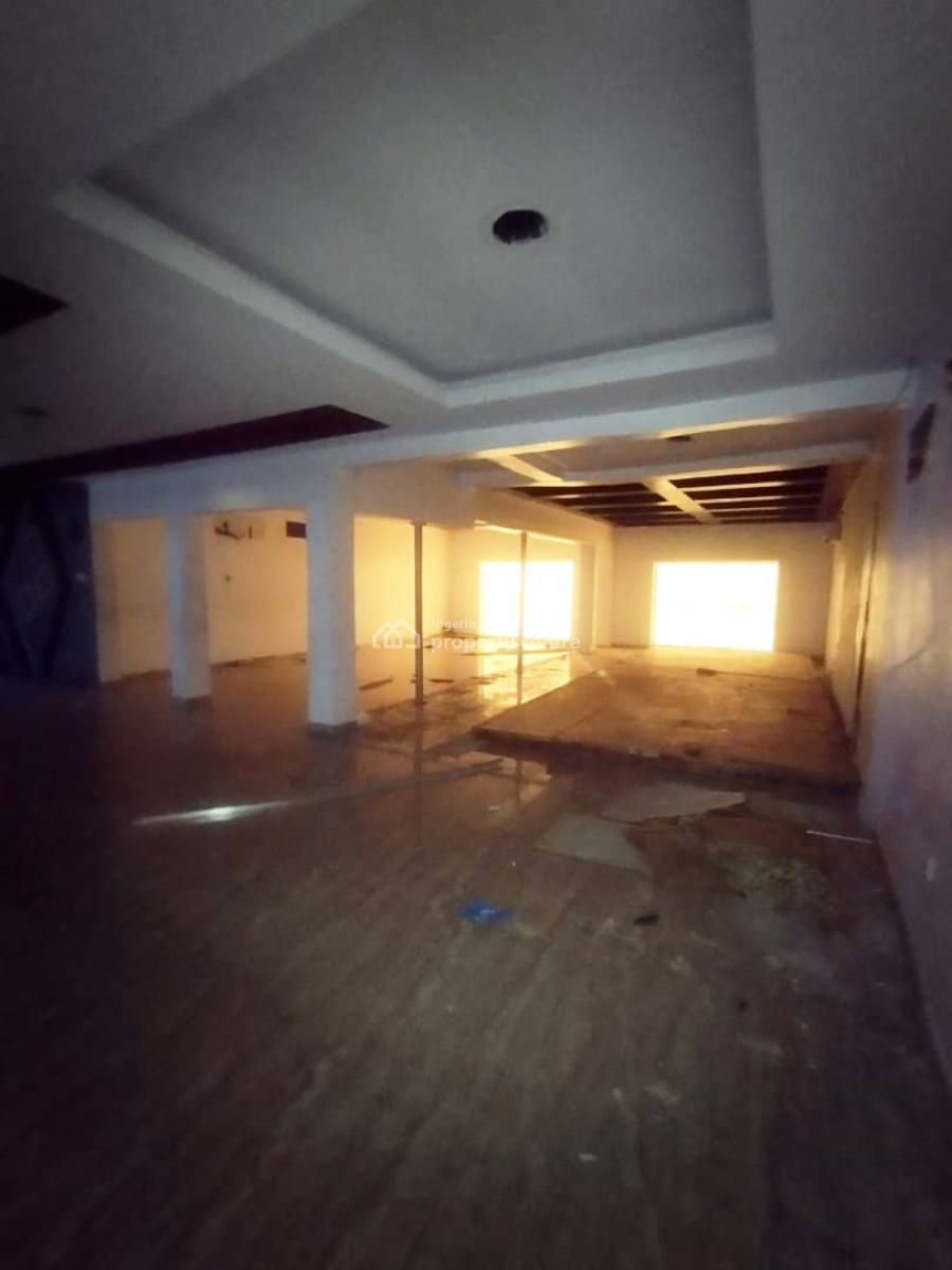 Spacious Open Plan Space Facing The Major Road, Off Admiralty Way, Lekki Phase 1, Lekki, Lagos, Restaurant / Bar for Rent