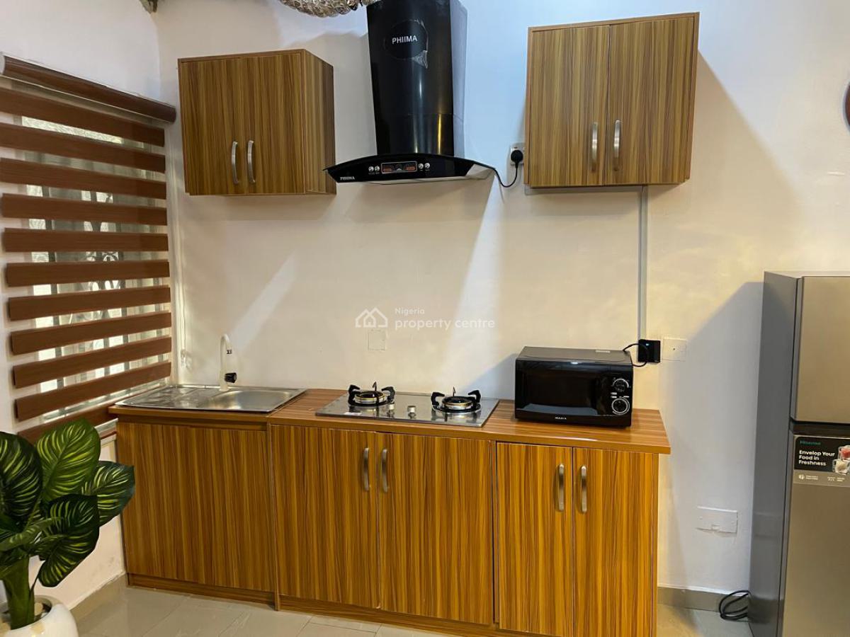 Cozy, Comfort Mini Flat Prestige Prime Living, Bera Estate, Chevron, Lekki Expressway, Lekki, Lagos, Mini Flat (room and Parlour) Short Let