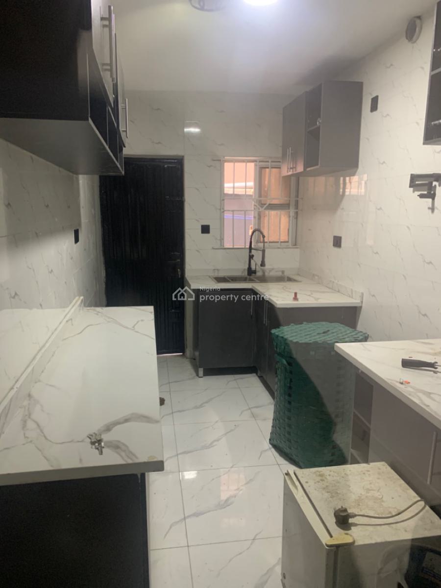 Luxury 3 Bedroom Flat with Excellent Facilities, Gra Phase 1, Magodo, Lagos, Flat / Apartment for Rent