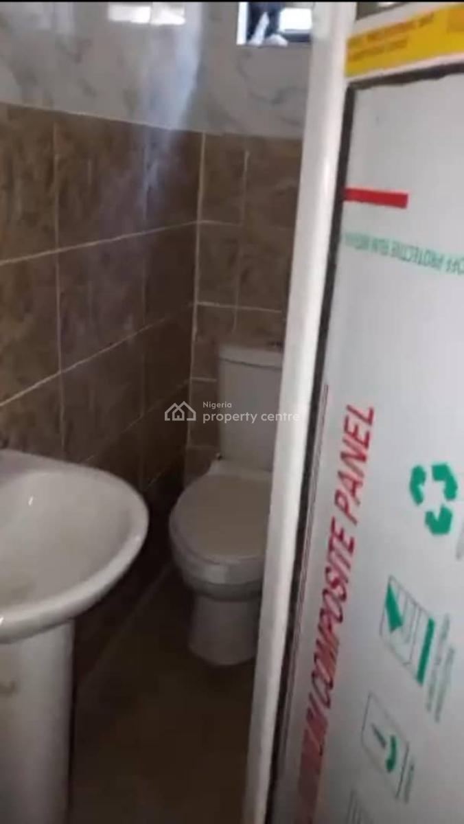 Lovely 2 Bedroom Flat, Off Ayodele Okeowo, Soluyi, Gbagada, Lagos, Flat / Apartment for Rent