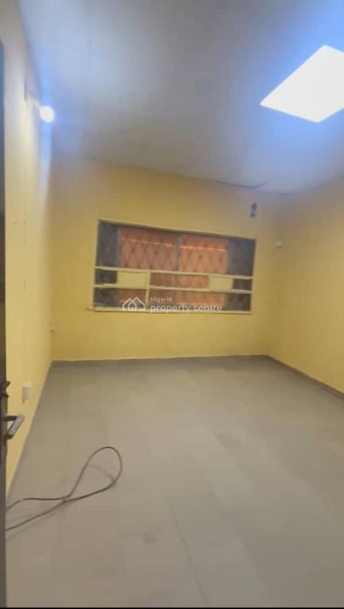 Lovely 3bedroom Flat, James Robertson Off Akerele Via Ogulana Drive, Surulere, Lagos, Flat / Apartment for Rent