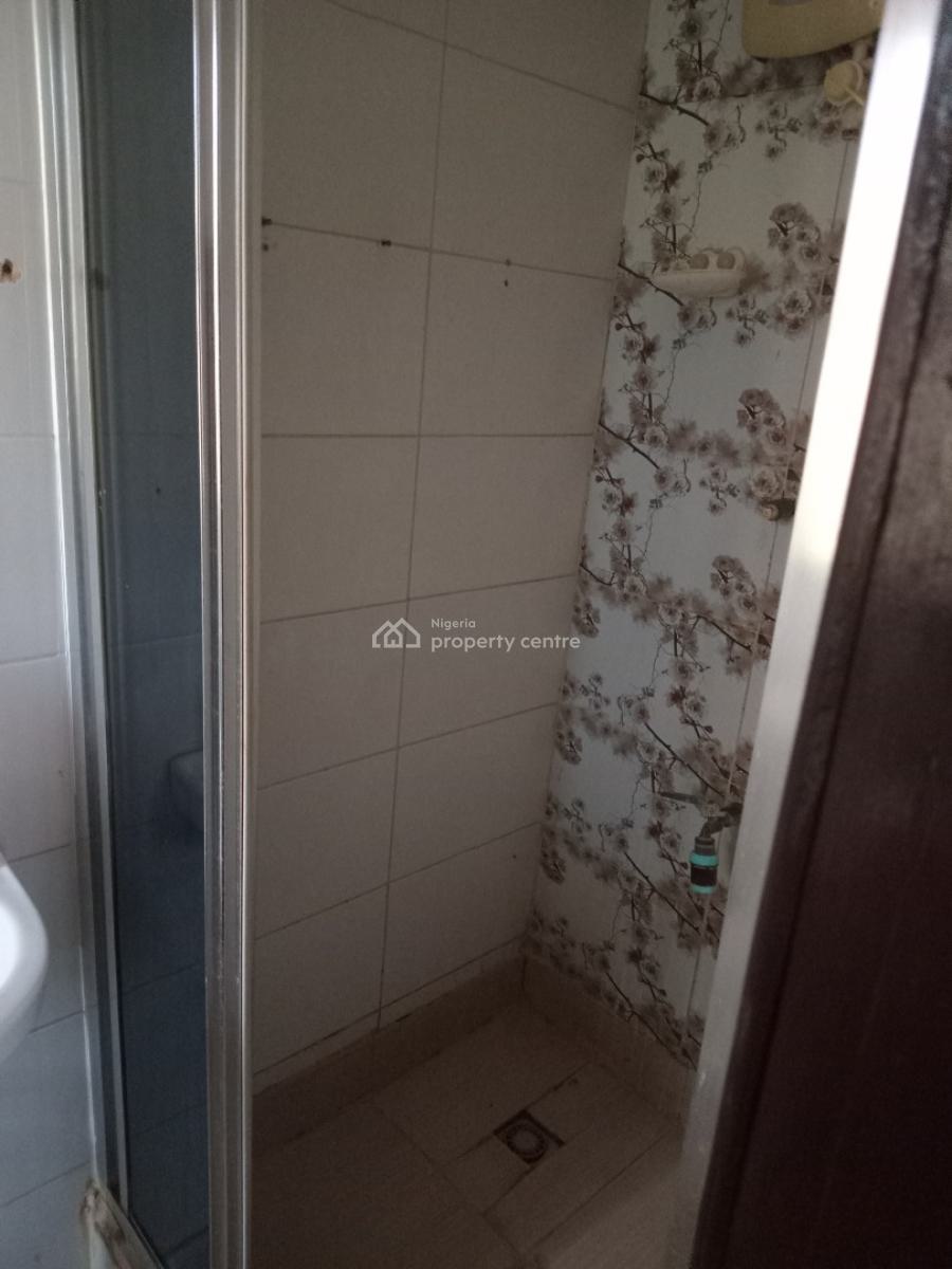 Massive 2 Bedroom Flat, Very Close to Eti-osa Secretariat, Very Close to Lekki Epe Expressway, Lekki, Lagos, Flat / Apartment for Rent