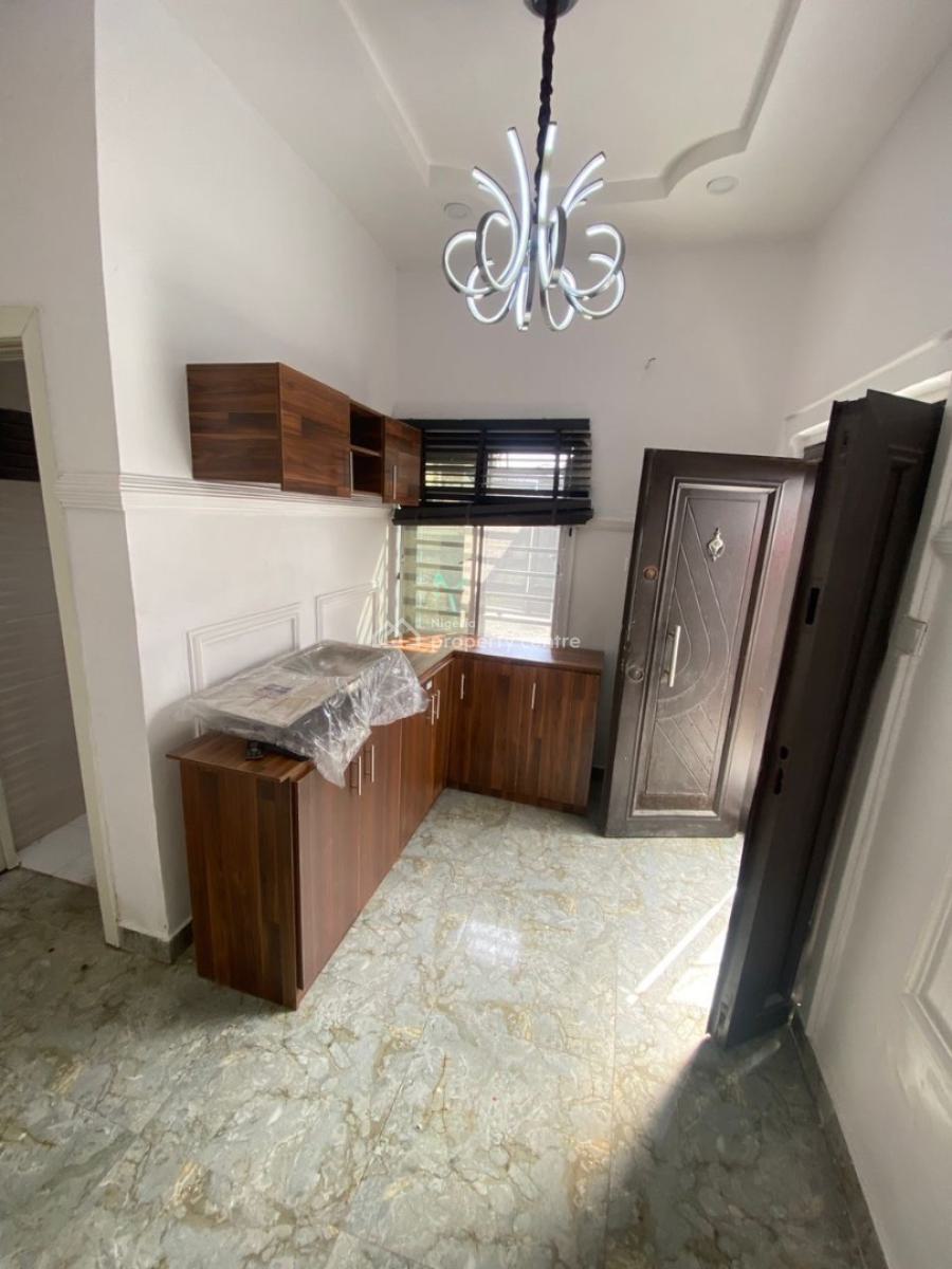 Executive Studio Apartment with Fitted Kitchen in a Serviced Estate, Osapa, Lekki, Lagos, Self Contain (single Rooms) for Rent