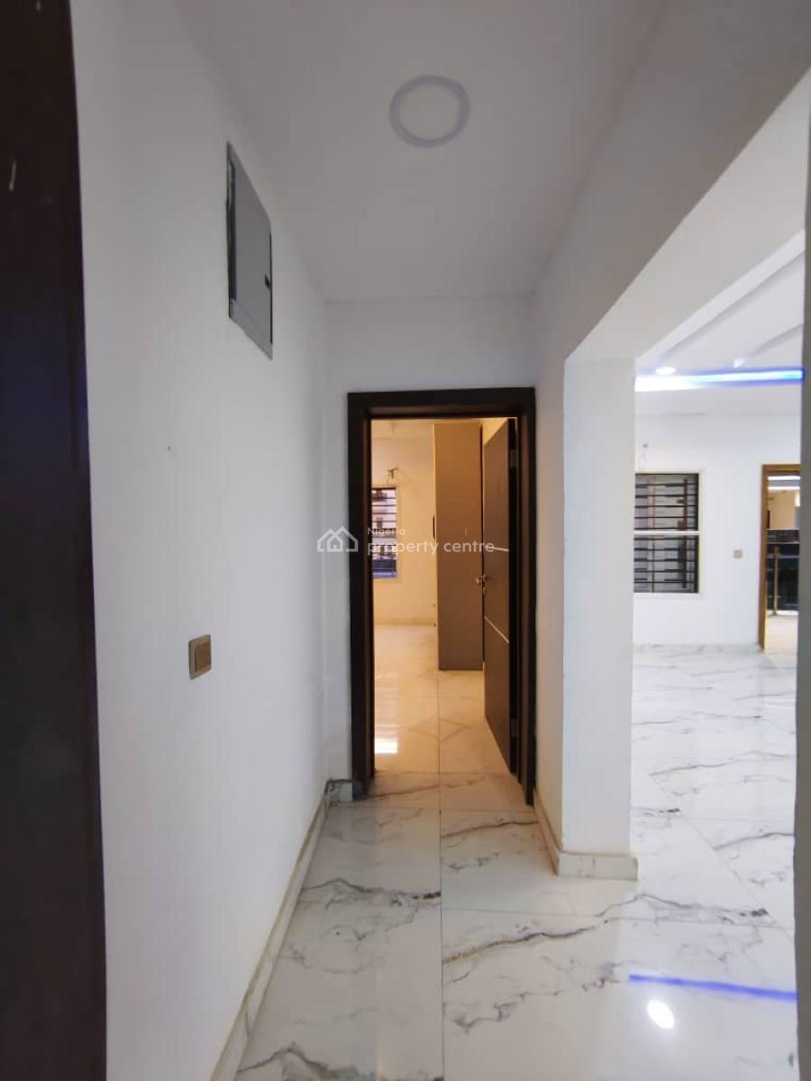 Luxury 2bedroom Apartment with Fitted Kitchen Cabinets, Lekki Phase 1, Lekki, Lagos, Flat / Apartment for Rent