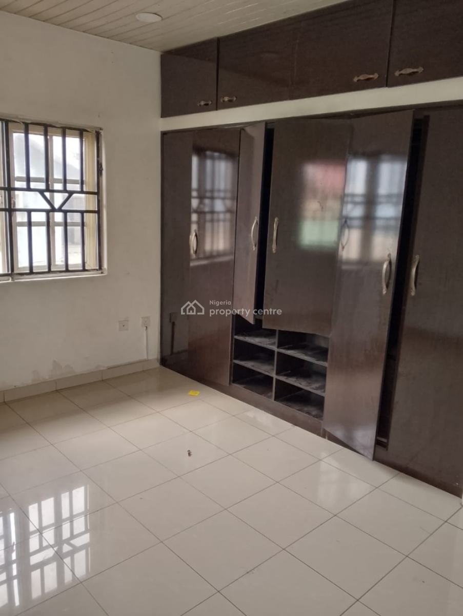 Well Maintained 3 Bedroom Apartment, Off Palace Road, Ikate, Lekki, Lagos, Flat / Apartment for Rent