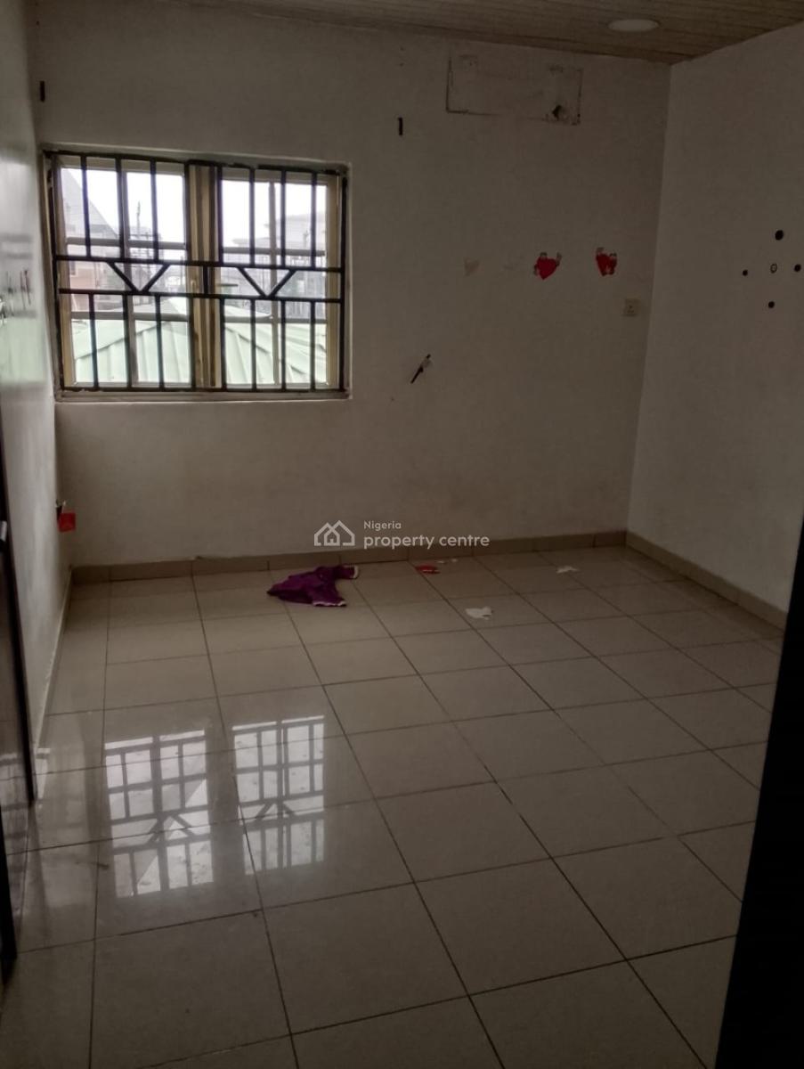 Well Maintained 3 Bedroom Apartment, Off Palace Road, Ikate, Lekki, Lagos, Flat / Apartment for Rent