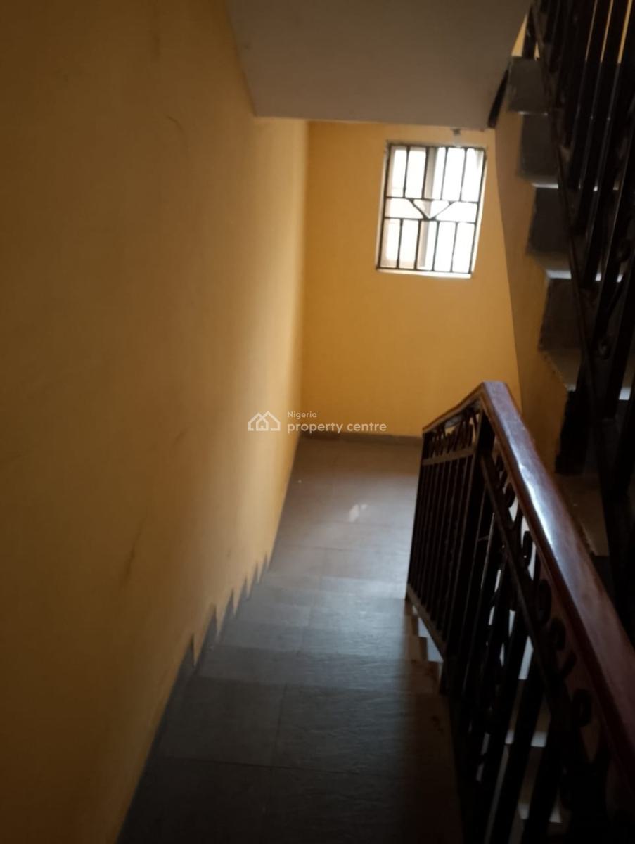 Well Maintained 3 Bedroom Apartment, Off Palace Road, Ikate, Lekki, Lagos, Flat / Apartment for Rent