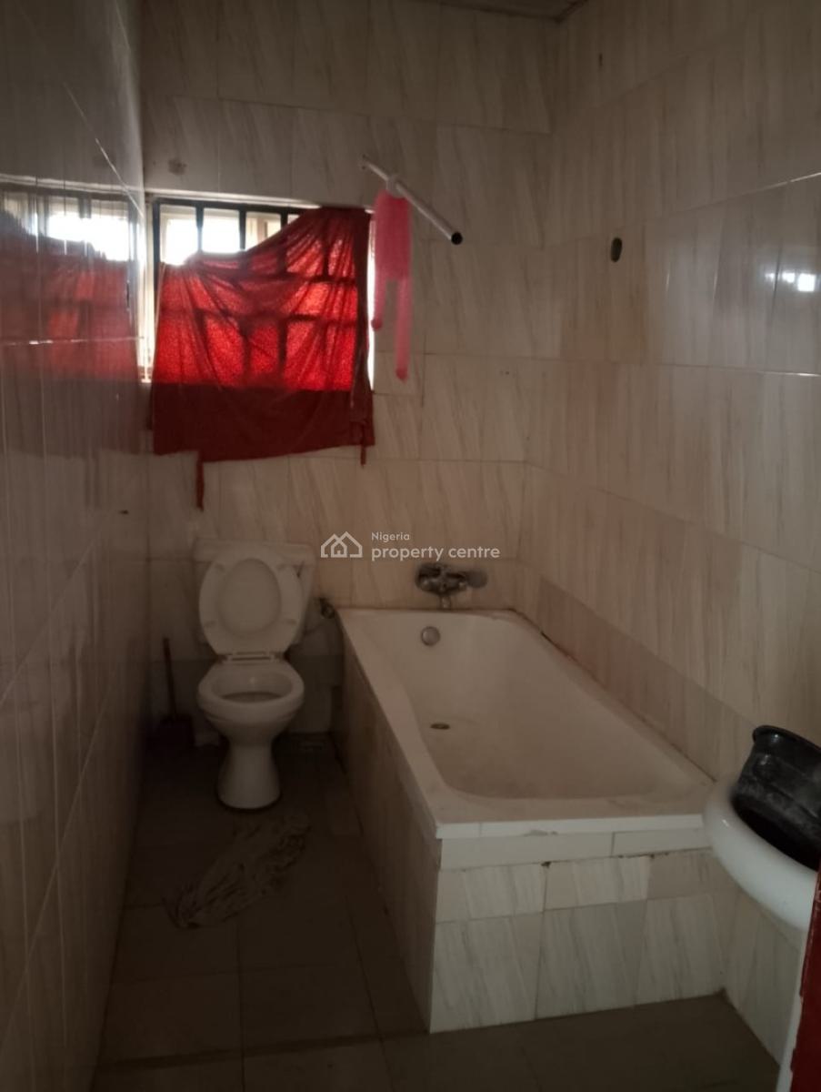 Well Maintained 3 Bedroom Apartment, Off Palace Road, Ikate, Lekki, Lagos, Flat / Apartment for Rent