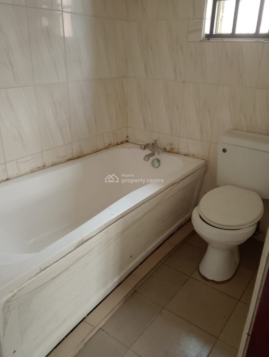 Well Maintained 3 Bedroom Apartment, Off Palace Road, Ikate, Lekki, Lagos, Flat / Apartment for Rent
