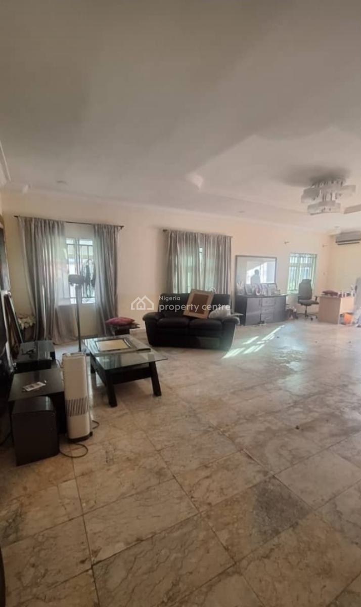 Luxury & Spacious 3bed Apartment (no Bq), .dealing with Mandate, Lekki Phase 1, Lekki, Lagos, Flat / Apartment for Rent