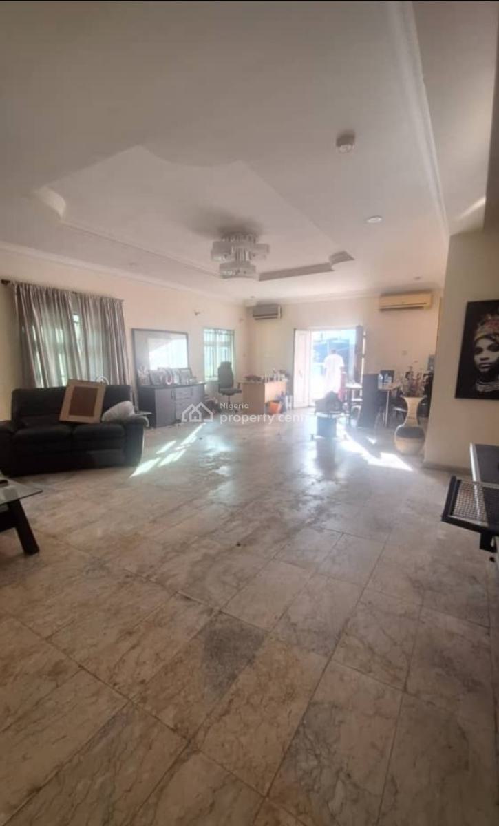 Luxury & Spacious 3bed Apartment (no Bq), .dealing with Mandate, Lekki Phase 1, Lekki, Lagos, Flat / Apartment for Rent