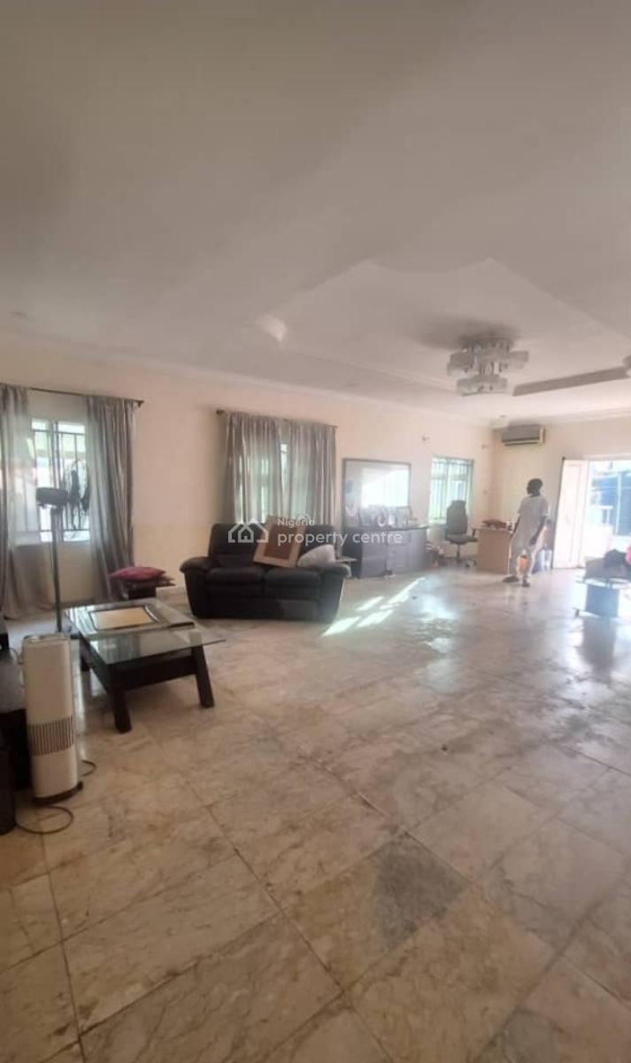 Luxury & Spacious 3bed Apartment (no Bq), .dealing with Mandate, Lekki Phase 1, Lekki, Lagos, Flat / Apartment for Rent