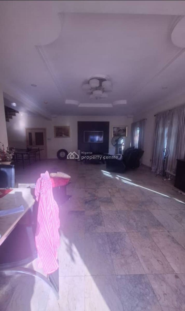 Luxury & Spacious 3bed Apartment (no Bq), .dealing with Mandate, Lekki Phase 1, Lekki, Lagos, Flat / Apartment for Rent