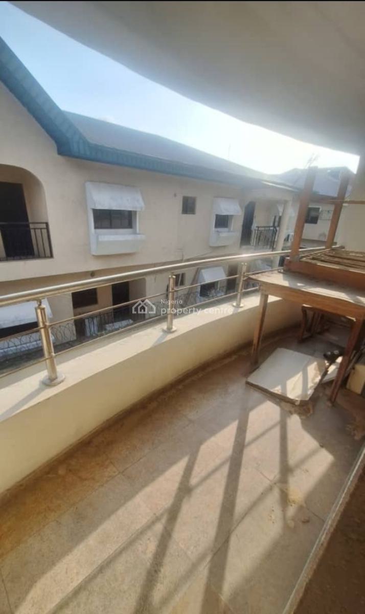 Luxury & Spacious 3bed Apartment (no Bq), .dealing with Mandate, Lekki Phase 1, Lekki, Lagos, Flat / Apartment for Rent