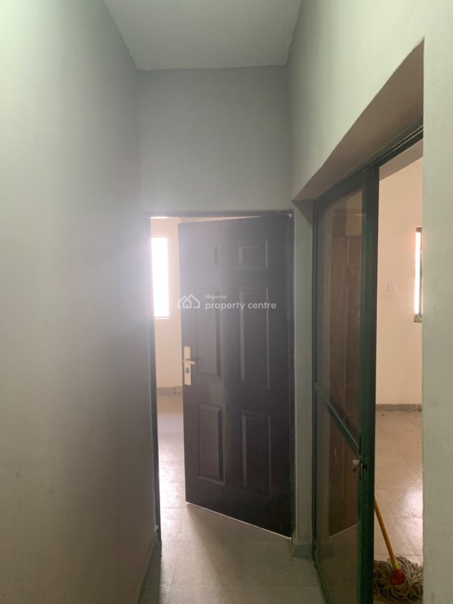 Shop Space of About 50sqm, Garki District, Abuja, Garki, Abuja, Office Space for Rent