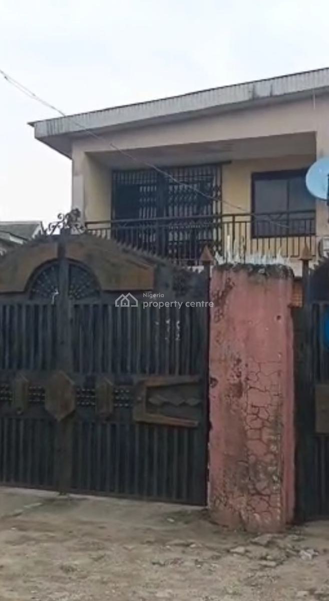 *4 Bedroom Flat Upstairs*   *4 Units of 3 Bedroom Flat.* *security Roo, Off Akowonjo Road, Vulcanizer Bus Stop Egbeda Akowonjo Lagos*, Akowonjo, Alimosho, Lagos, Block of Flats for Sale