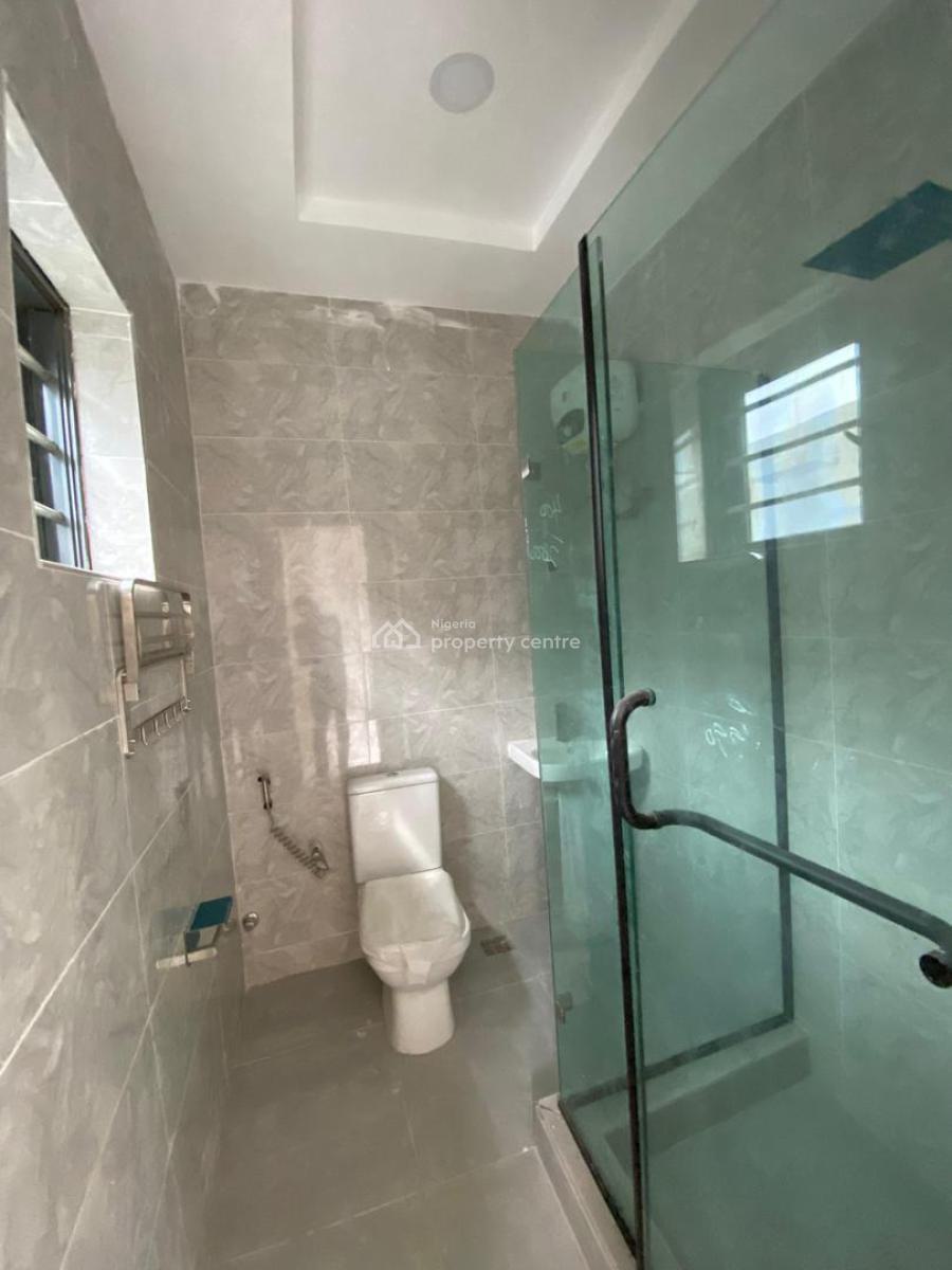 3 Bedroom Apartment with Gym, Swimming Pool & Elevator, Lekki Phase 1, Lekki, Lagos, Flat / Apartment for Sale