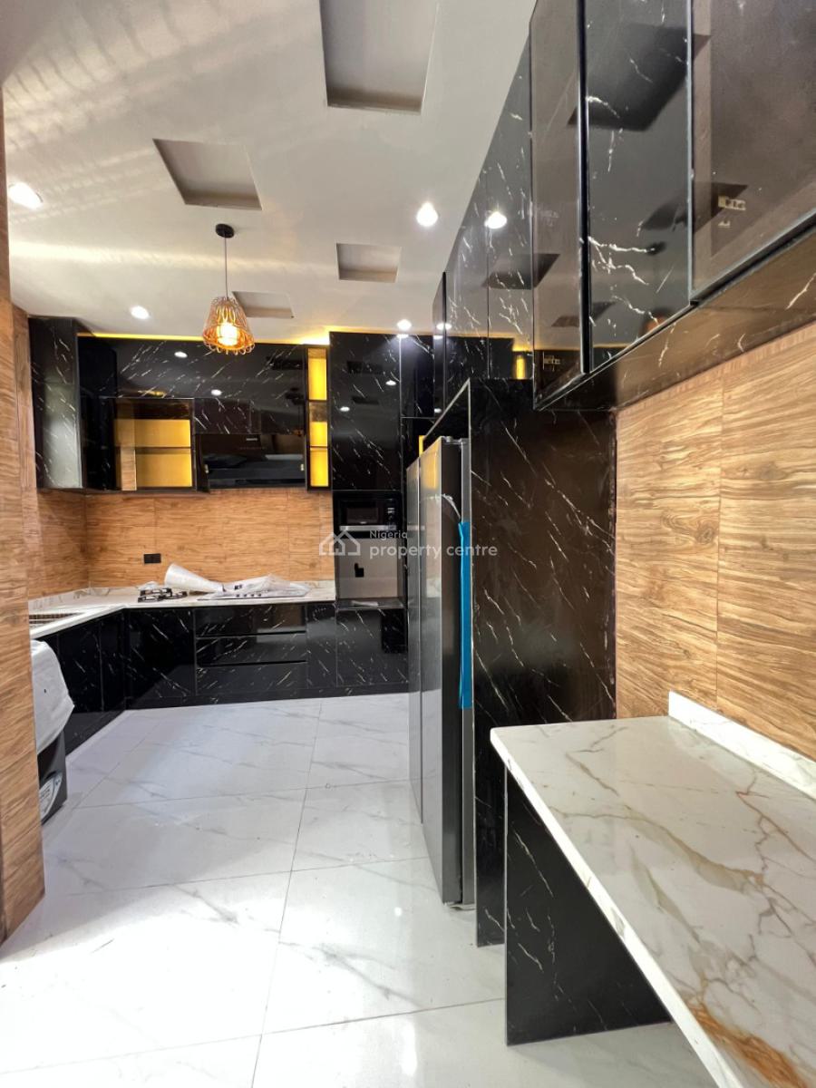 Exquisitely Finished 2 Bedroom Apartment with Elevator, Lekki Phase 1, Lekki, Lagos, Flat / Apartment for Sale