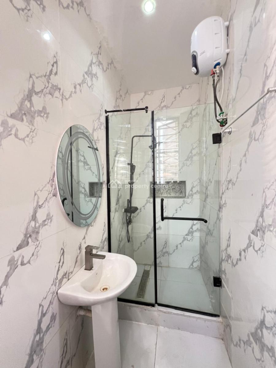 Exquisitely Finished 2 Bedroom Apartment with Elevator, Lekki Phase 1, Lekki, Lagos, Flat / Apartment for Sale