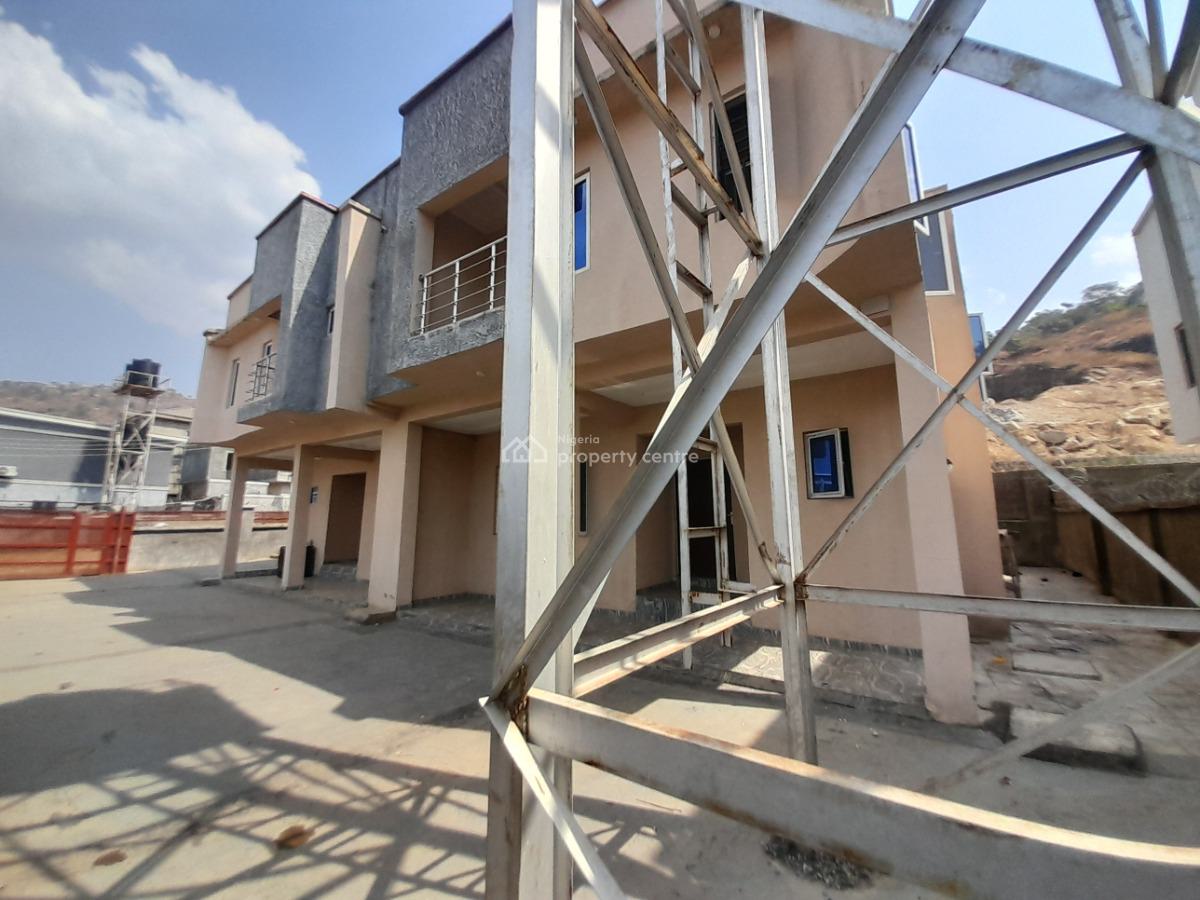 Well Located 3 Bedroom Duplex with Bq, News Engineering, Dawaki, Gwarinpa, Abuja, Semi-detached Duplex for Rent