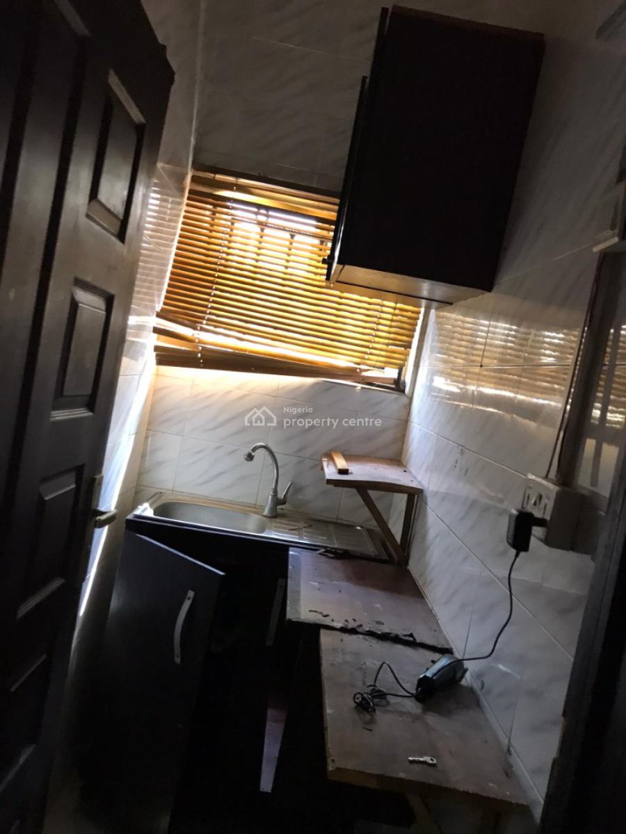 Portable and Affordable Sefcon in a Serene and Serviced Estate, Lekki Phase 1, Lekki Phase 1, Lekki, Lagos, Self Contain (single Rooms) for Rent