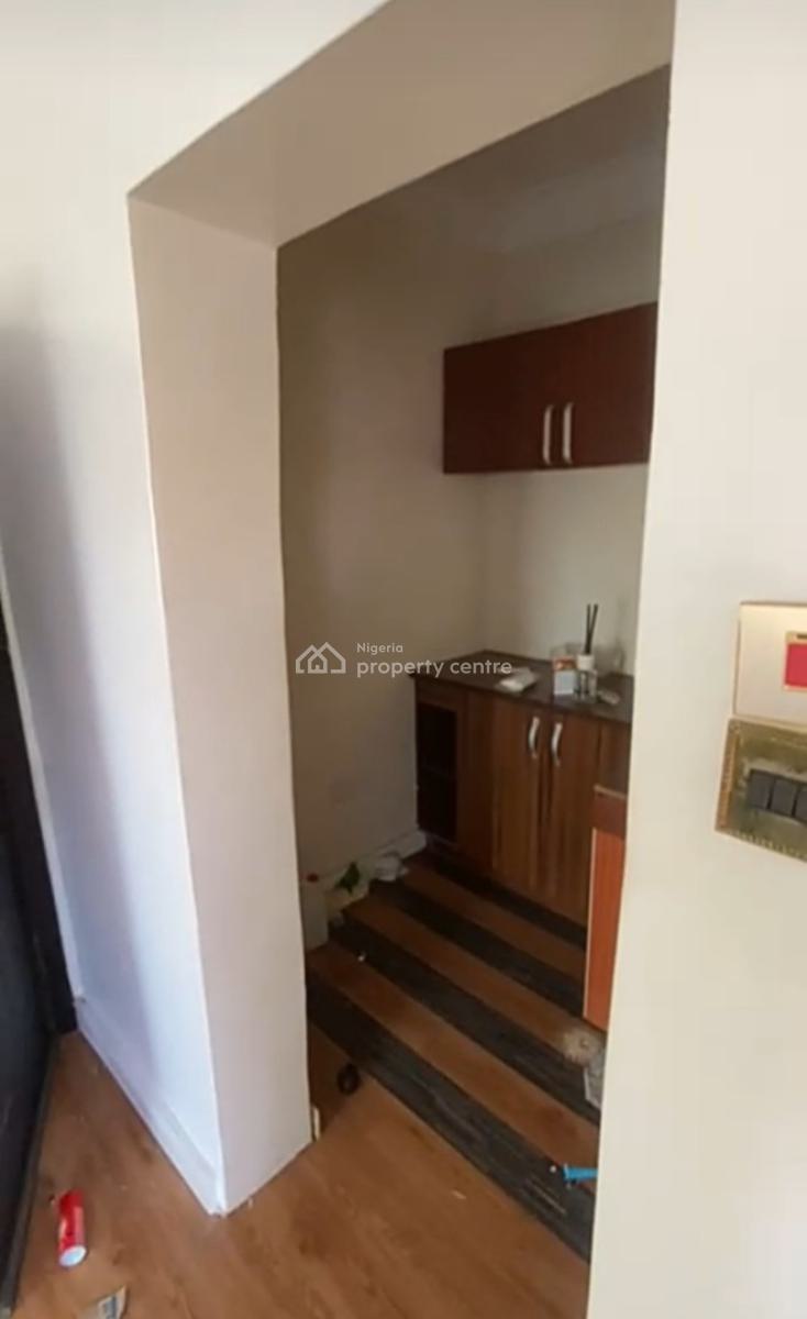 Spacious Studio Apartment at Lekki Phase 1{ Video}., Lekki Phase 1, Lekki, Lagos, Self Contain (single Rooms) for Rent