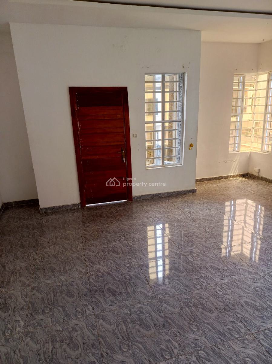 Luxury Master Bedroom with Private Balcony, Orchid Road By The Roundabout, Lekki, Lagos, Flat / Apartment for Rent