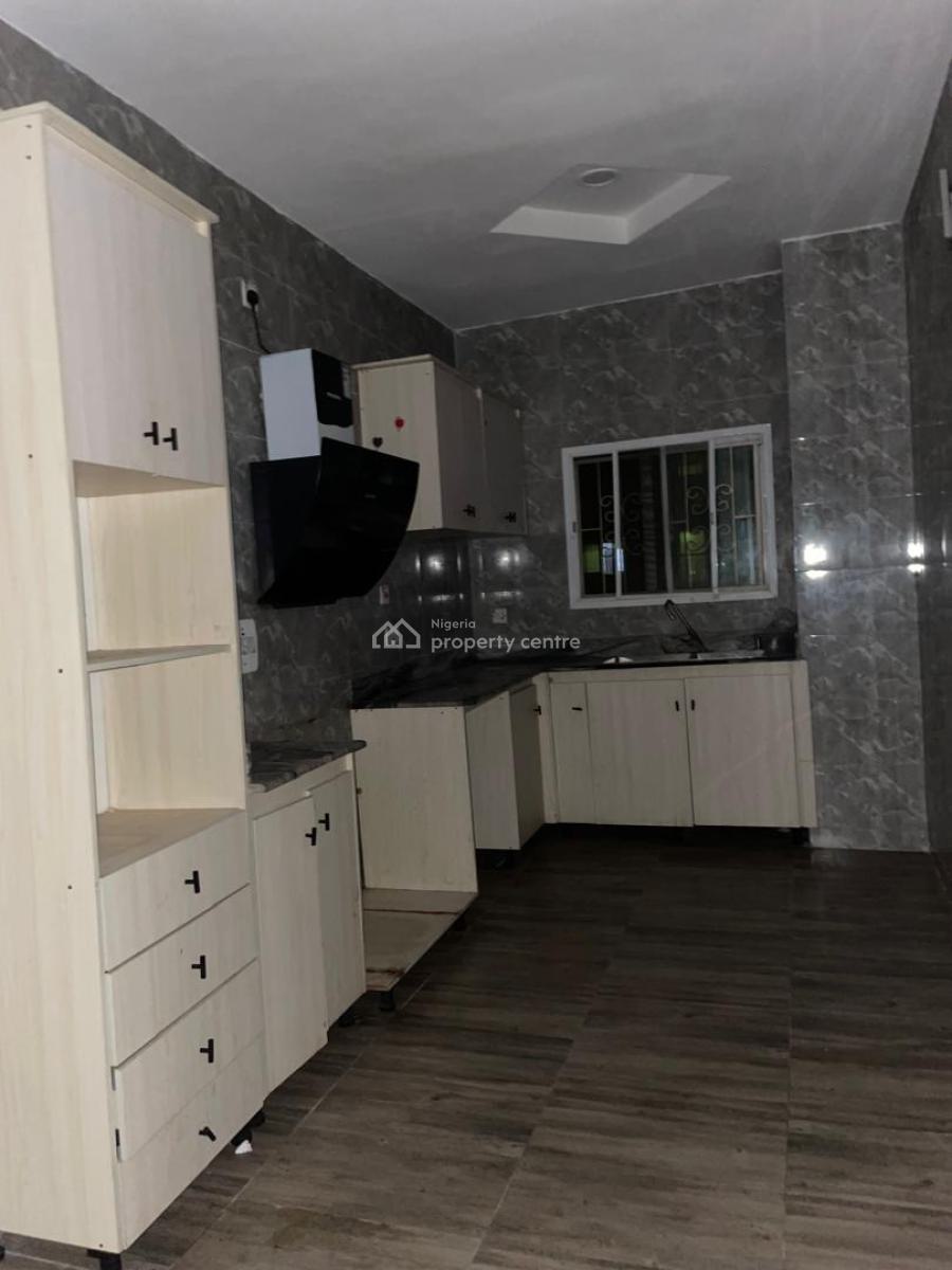 Clean 2 Bedrooms, Chevron Drive, Lekki Expressway, Lekki, Lagos, House for Rent