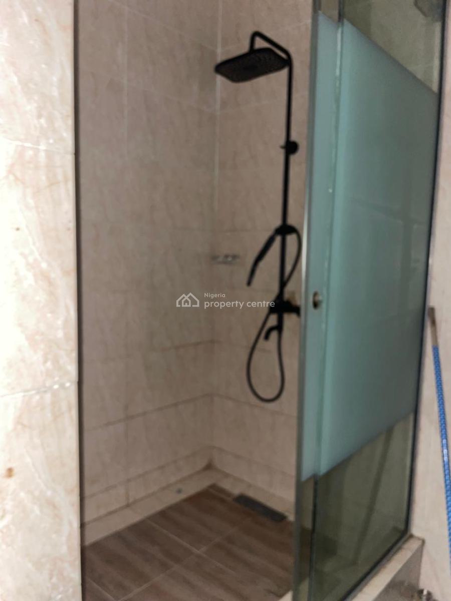 Clean 2 Bedrooms, Chevron Drive, Lekki Expressway, Lekki, Lagos, House for Rent