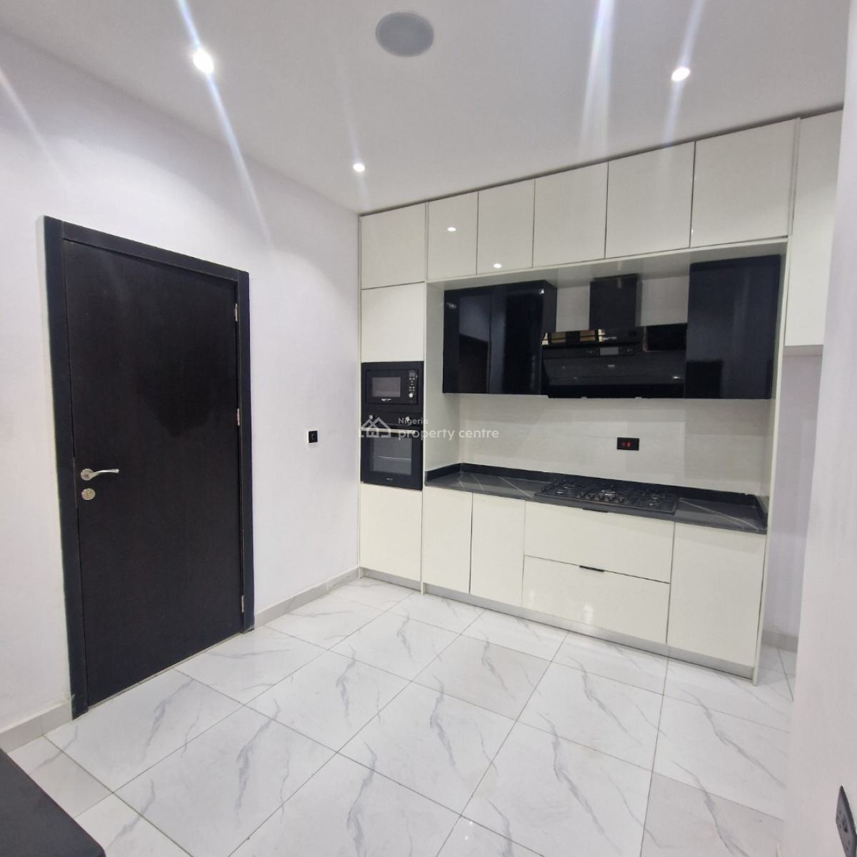 Newly Built Luxury 3  Bedroom Flat with a Room, Imorinre Johnson, Lekki Phase 1, Lekki, Lagos, Flat / Apartment for Rent