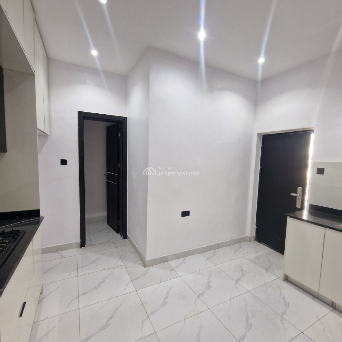 Newly Built Luxury 3  Bedroom Flat with a Room, Imorinre Johnson, Lekki Phase 1, Lekki, Lagos, Flat / Apartment for Rent