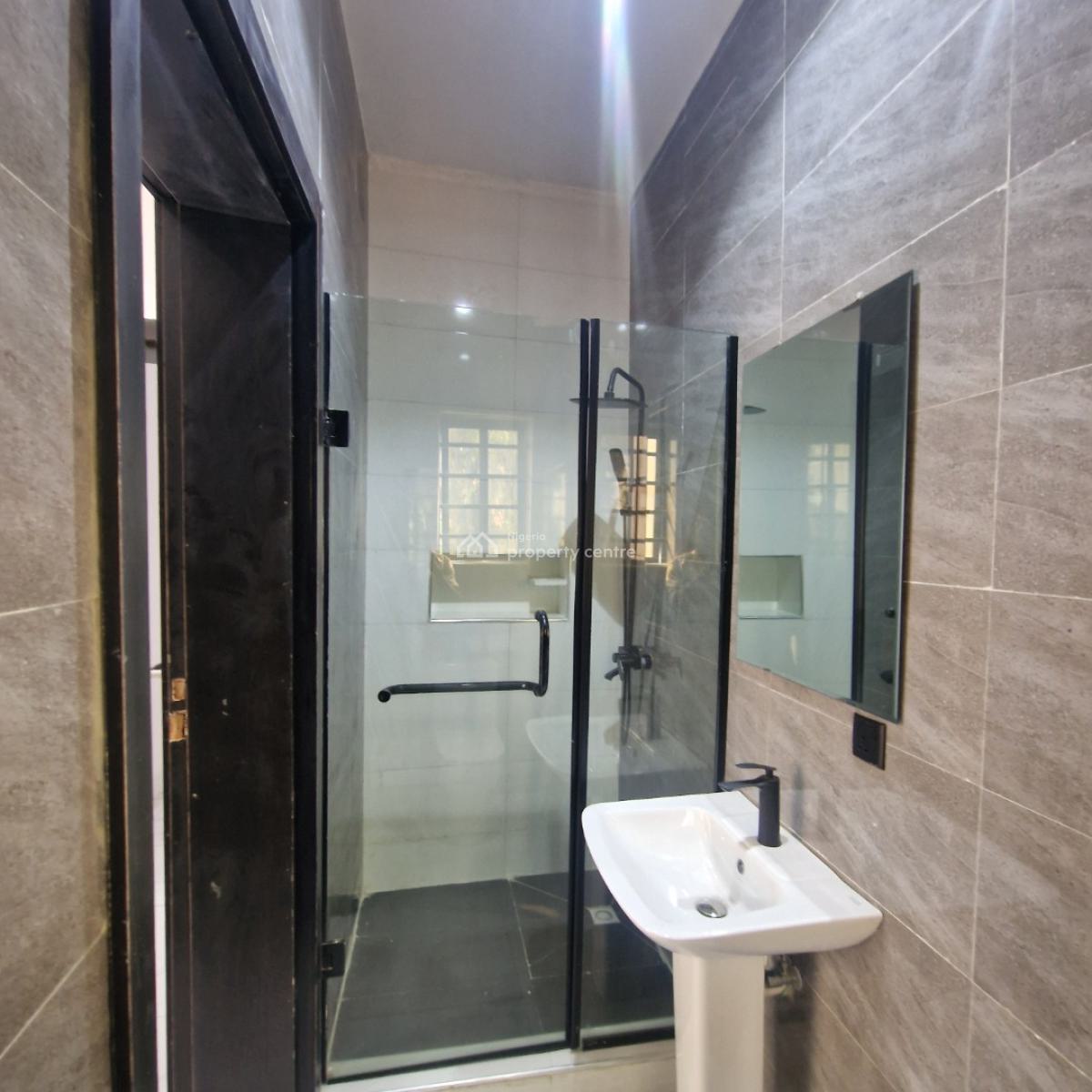 Newly Built Luxury 3  Bedroom Flat with a Room, Imorinre Johnson, Lekki Phase 1, Lekki, Lagos, Flat / Apartment for Rent